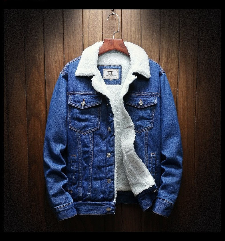 Men's classic retro denim jacket, warm fleece lining for winter. A durable & stylish casual fashion statement.