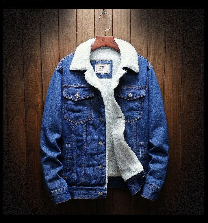 Men's classic retro denim jacket, warm fleece lining for winter. A durable & stylish casual fashion statement.