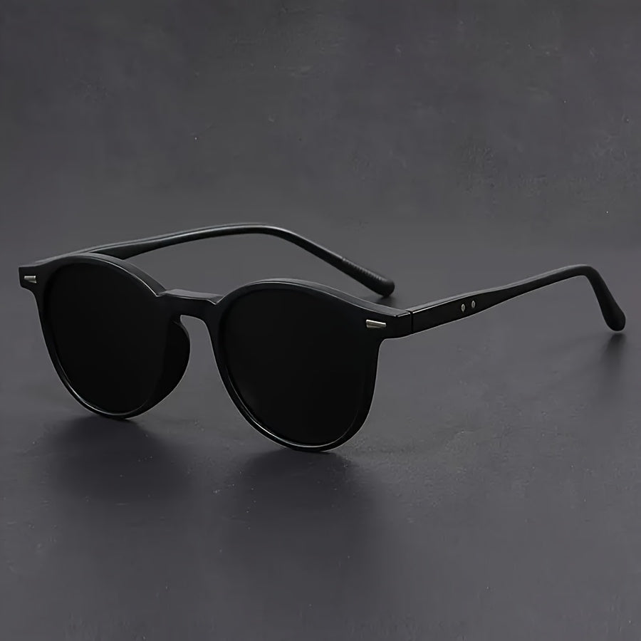 Stylish men's retro round tortoiseshell shades, comfortable and lightweight for all-day wear.