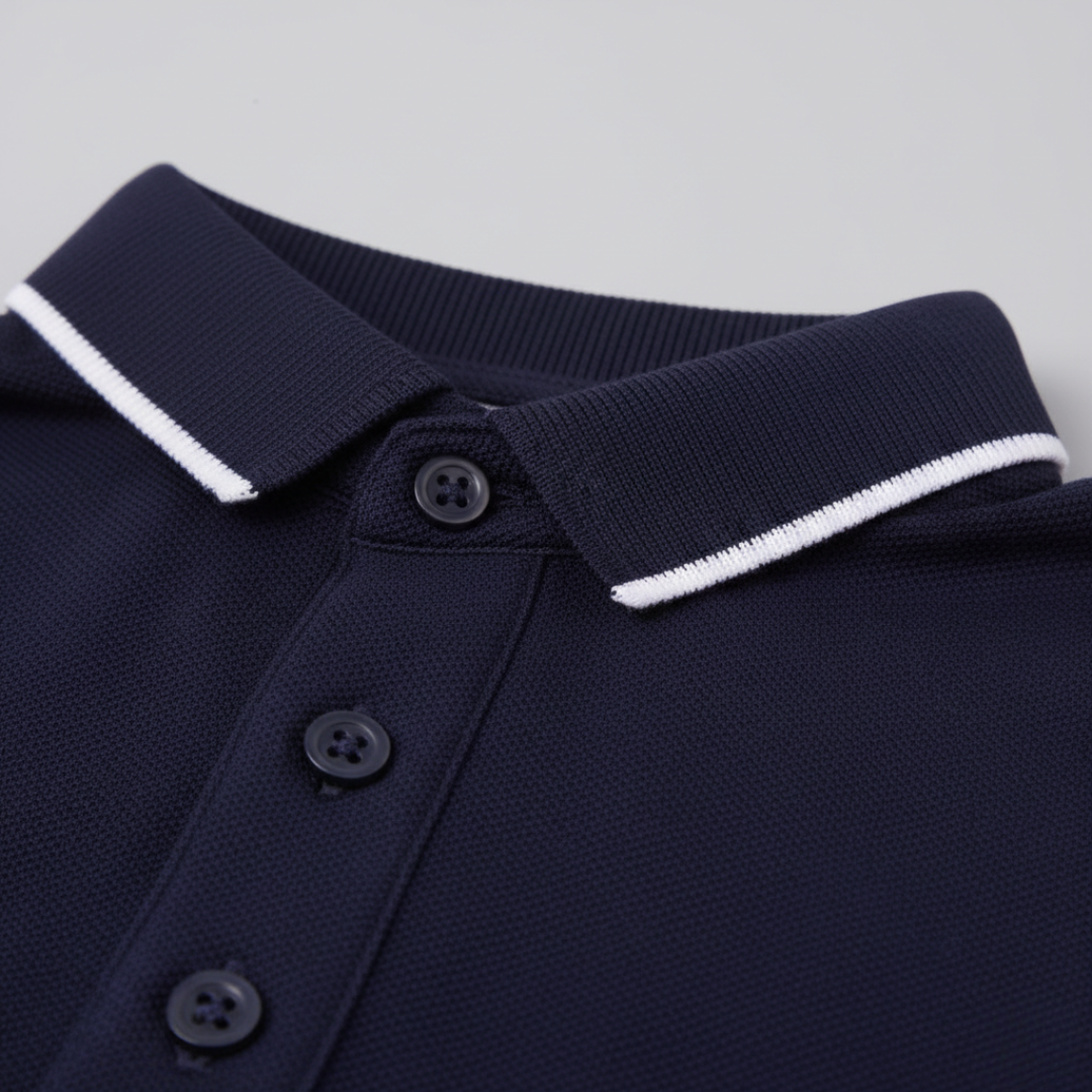 Breathable men's polo, short sleeve with stylish tipped collar.
