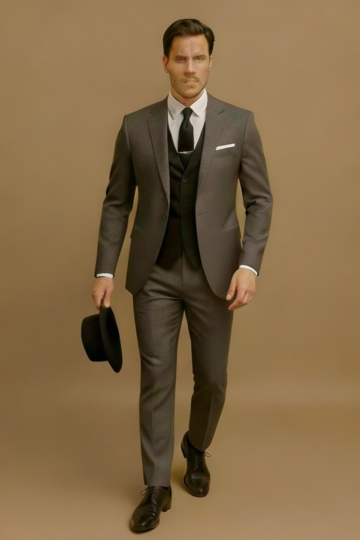 Versatile men's slim fit 3-piece suit, suitable for formal business meetings, weddings, and special events.