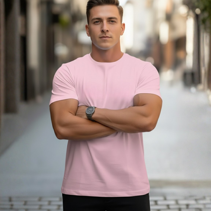 Modern men's crew neck, short sleeve t-shirt with a comfortable slim fit. Everyday style.