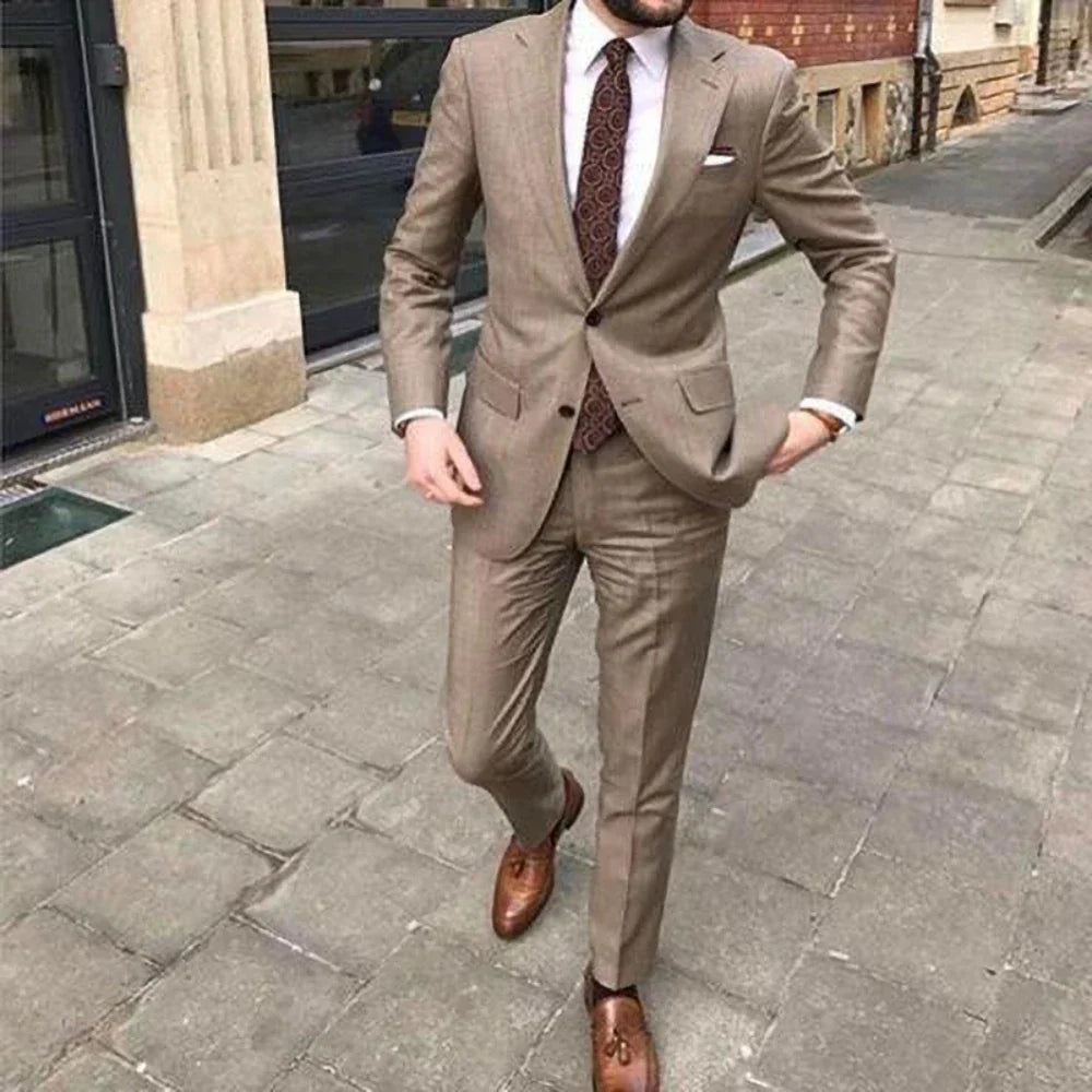 Men's slim fit khaki 2-piece suit, perfect for summer weddings, business, or formal events. Lightweight & modern.