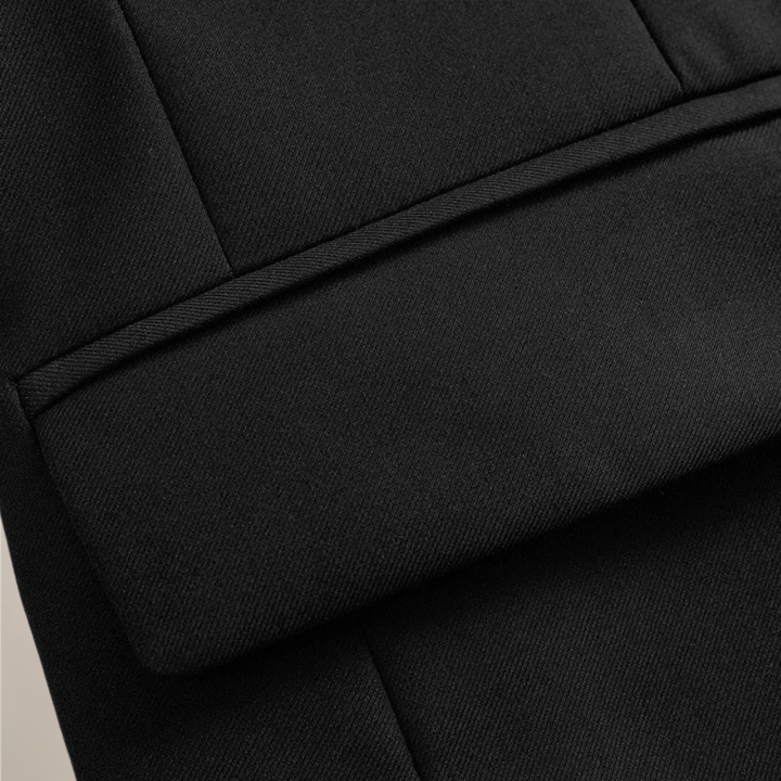 Fashionable men's slim fit blazer for sleek formal events, cocktail parties, and stylish gatherings.
