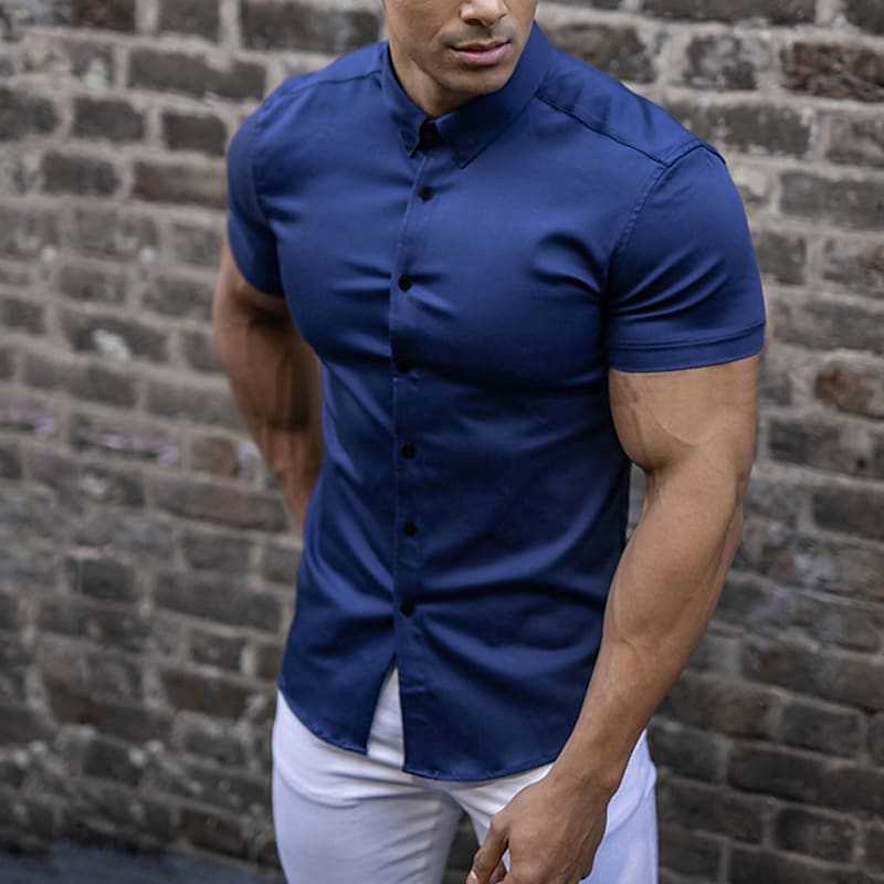 Stylish men's slim fit short sleeve shirt, offering a modern silhouette and lightweight comfort.