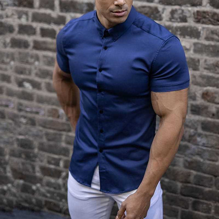 Stylish men's slim fit short sleeve shirt, offering a modern silhouette and lightweight comfort.