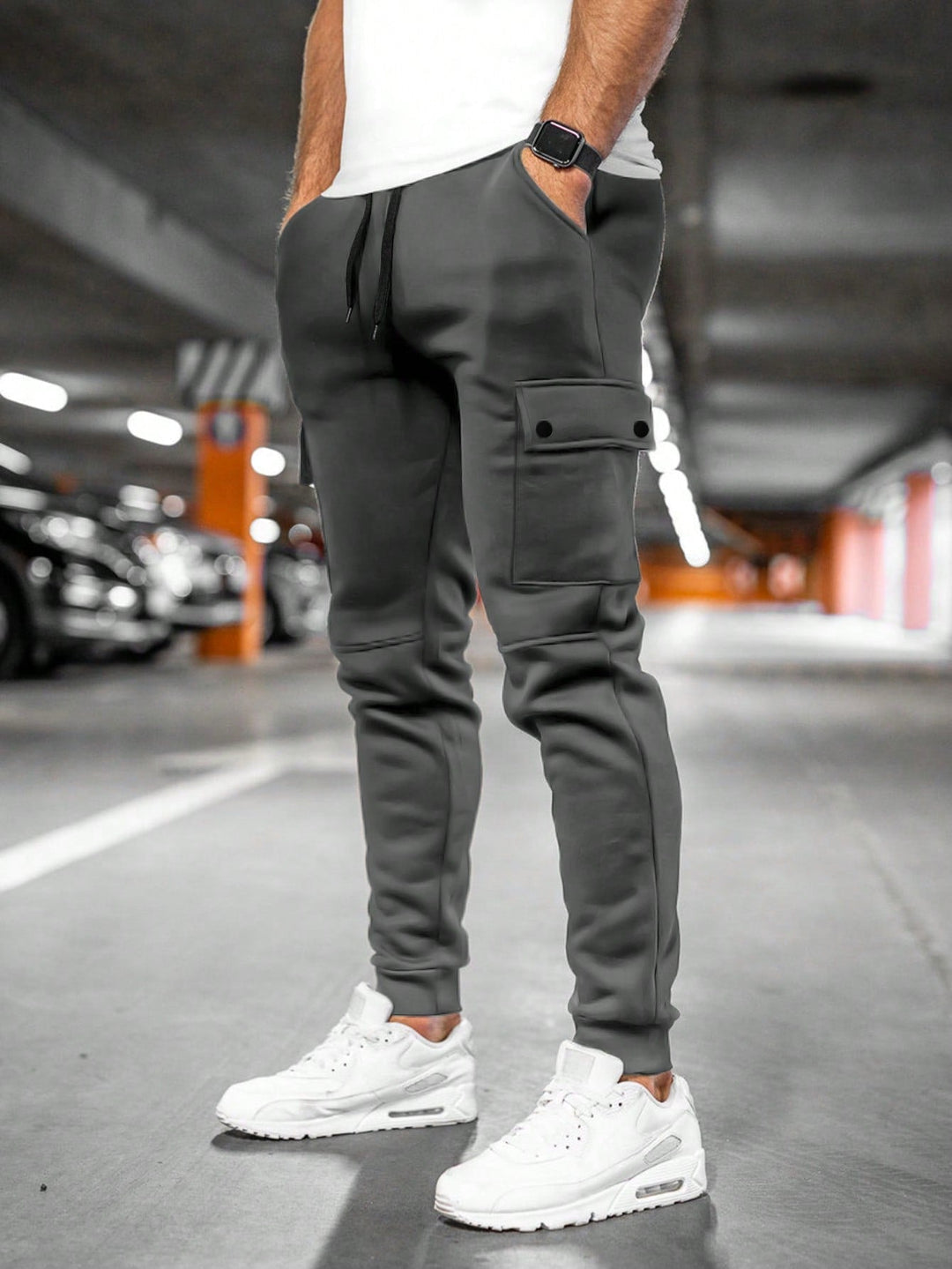 Men's slim-fit streetwear joggers, ultimate comfort, tapered design for style.