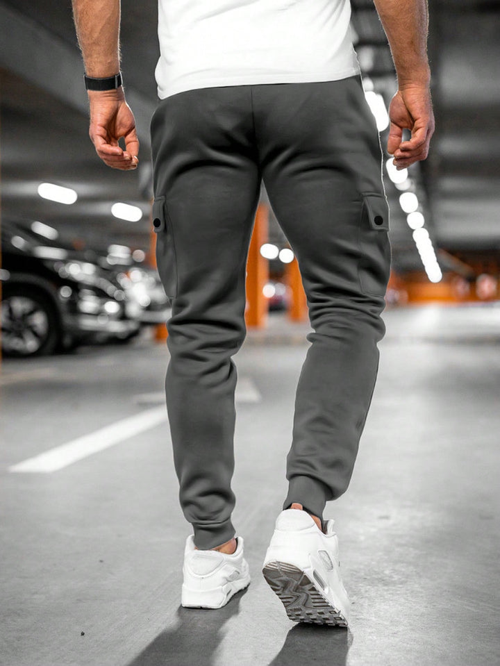Casual men's slim-fit joggers, athletic style, perfect for everyday wear.