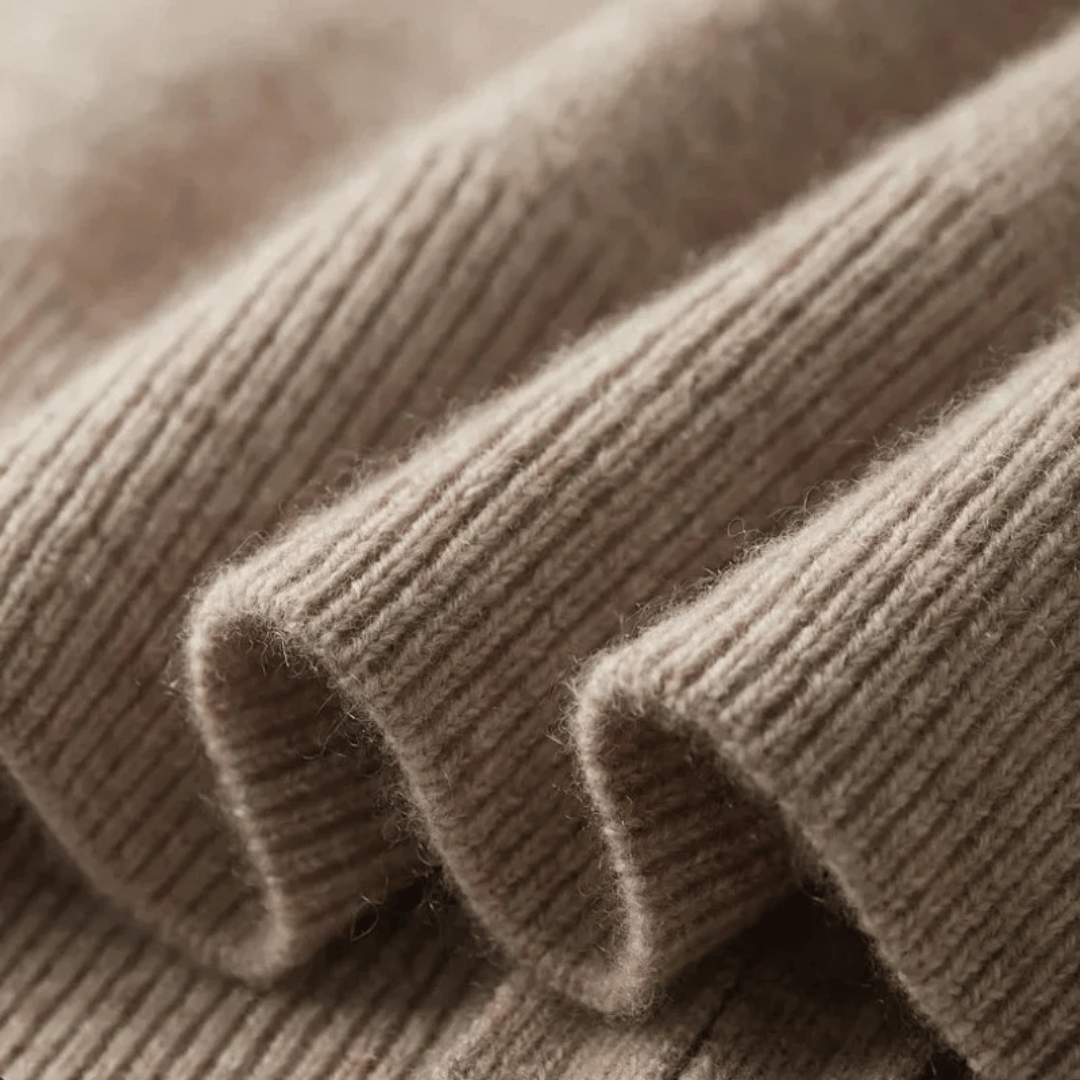 Comfortable men's knit cardigan with a zip-up front & collared design, great for everyday wear.