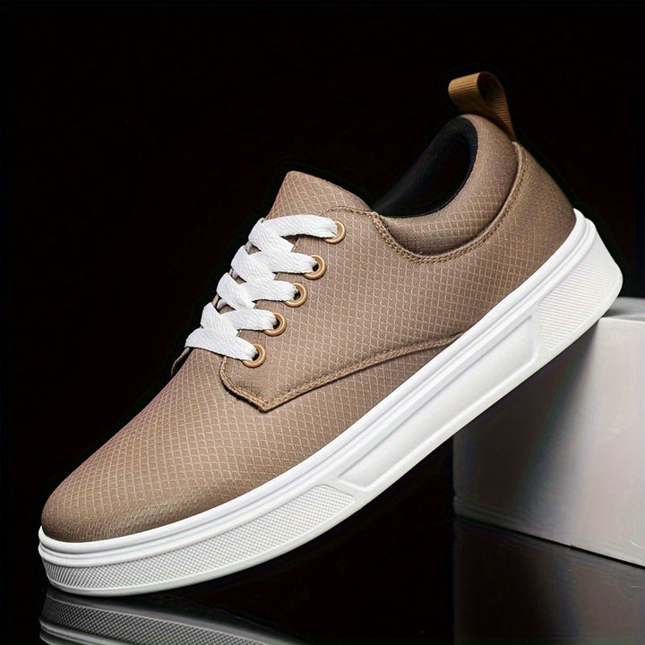 Versatile men's everyday shoes, durable and stylish. Designed for comfort, suitable for both casual and semi-formal occasions.