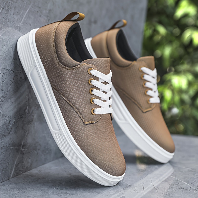 Black men's everyday shoes, combining ultimate comfort with a stylish design. Durable and versatile for any casual outfit.