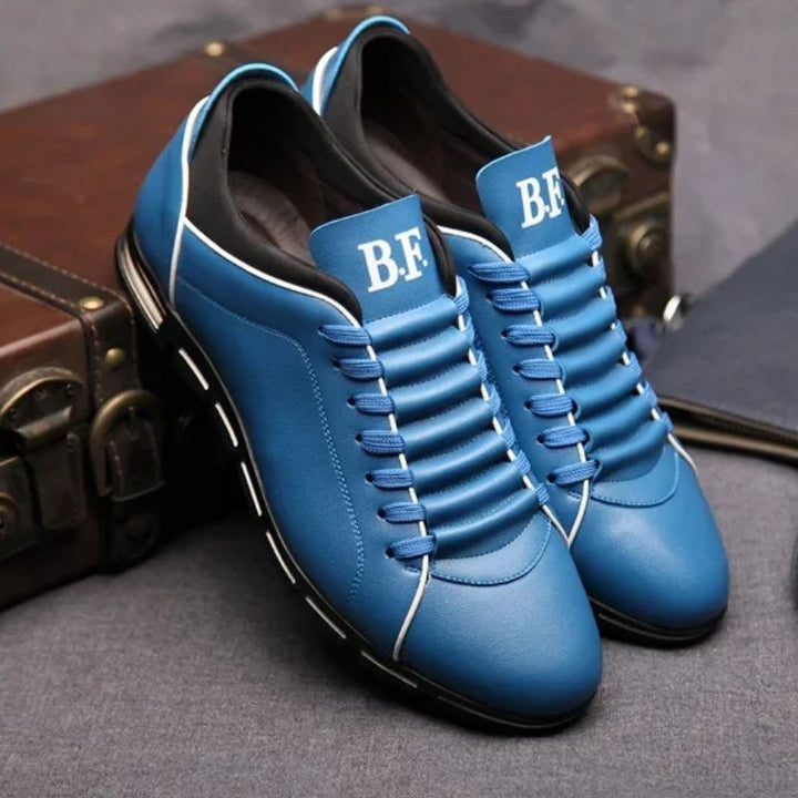 Lace-up men's stylish sneakers, combining comfort with a fashionable athletic look for versatile daily wear.