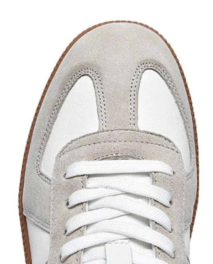 Elevated men's low-top casual sneakers, providing ultimate comfort and a versatile fashion statement.