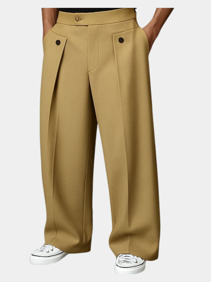 Men's stylish wide-leg pleated trousers in a comfortable, relaxed fit. Perfect for smart casual wear.