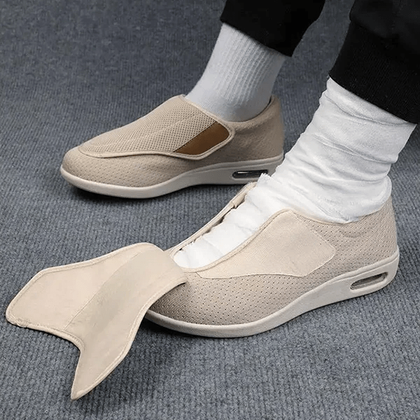 Men's SWELLCOMFORT diabetic shoes, wide fit, memory foam for swollen feet & orthopedic foot support.