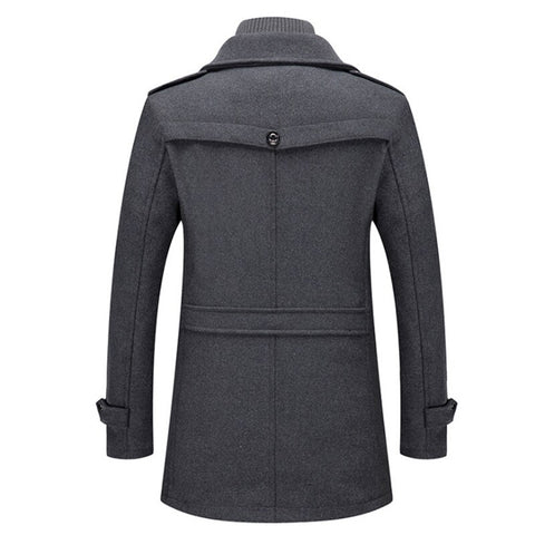 Man models a tailored military jacket, showcasing modern style & smart casual versatility in men's fashion.
