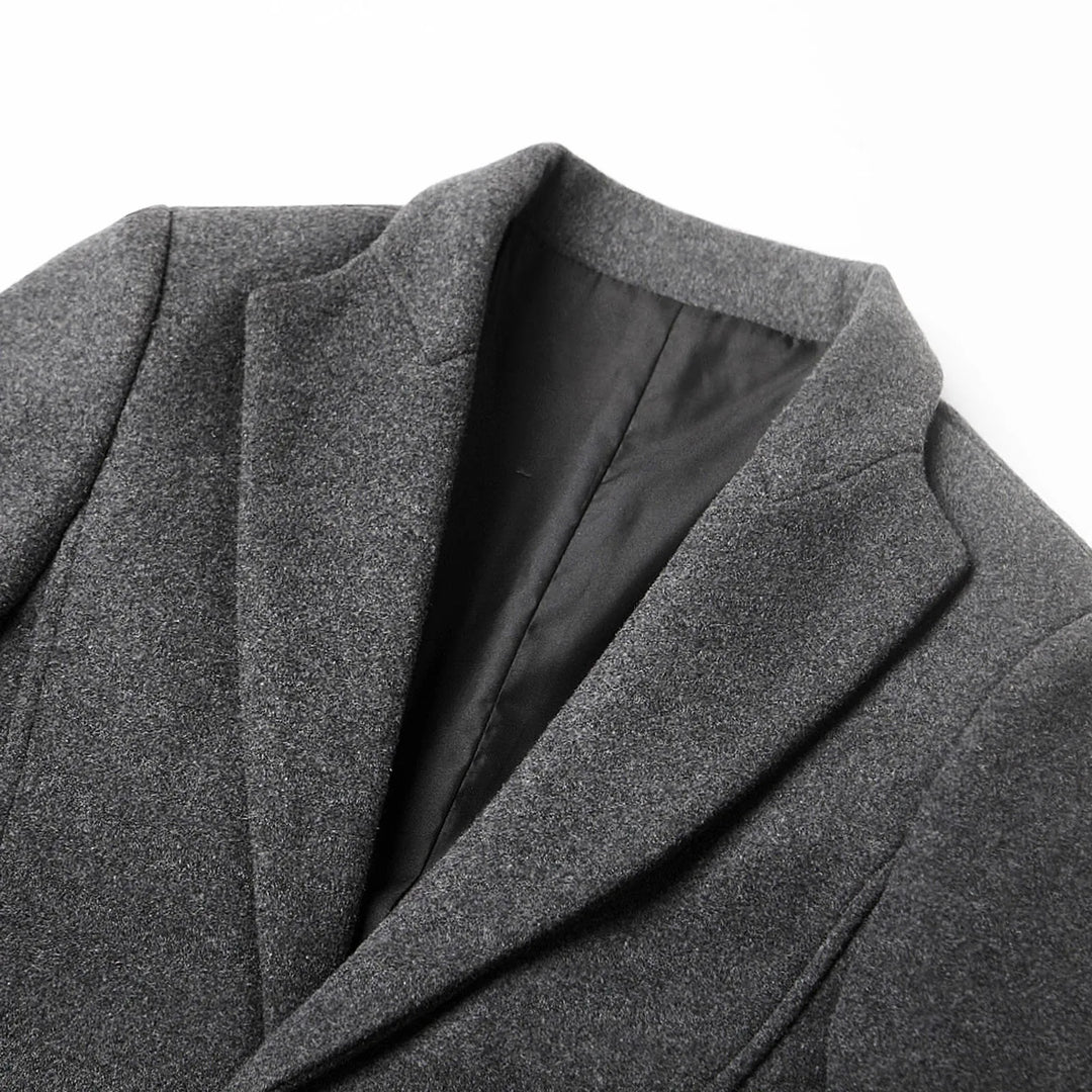 Long men's tailored trench coat, ideal for smart casual and business attire. A versatile fall/winter overcoat.