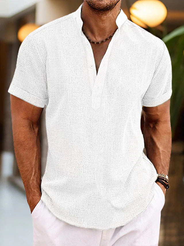 Versatile men's V-neck polo shirt, short sleeve, ideal for casual and everyday men's fashion. Regular fit comfort.