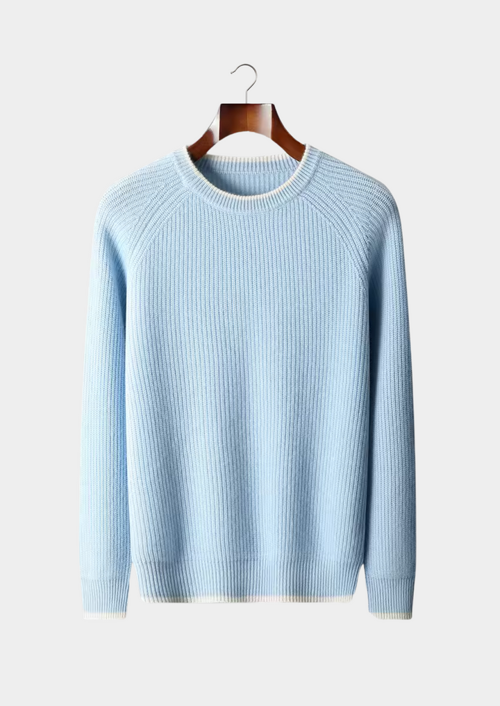 Effortless men's fashion: crew neck sweater, ideal for versatile styling.