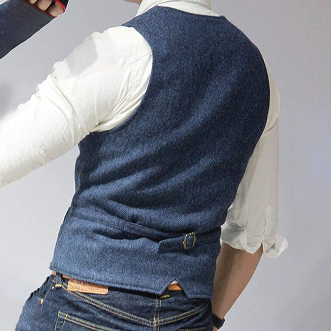 Stylish men's gilet, perfect for a refined layered look in business casual settings.