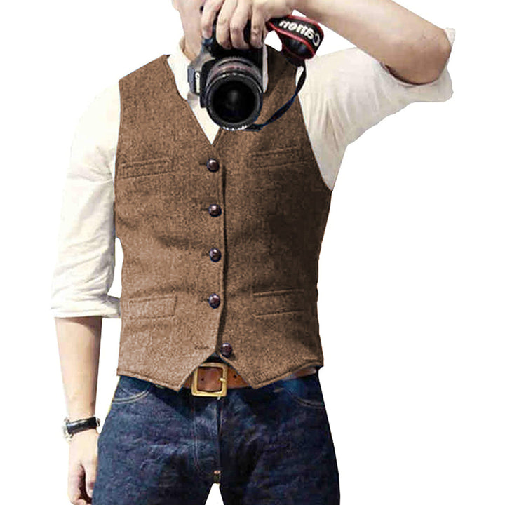 Handsome men's vest, a perfect choice for groomsmen or any formal event.