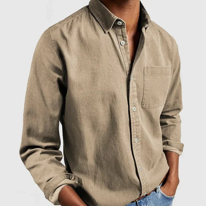 Classic men's long sleeve shirt for versatile casual wear. Relaxed fit, ideal for layering or everyday style.
