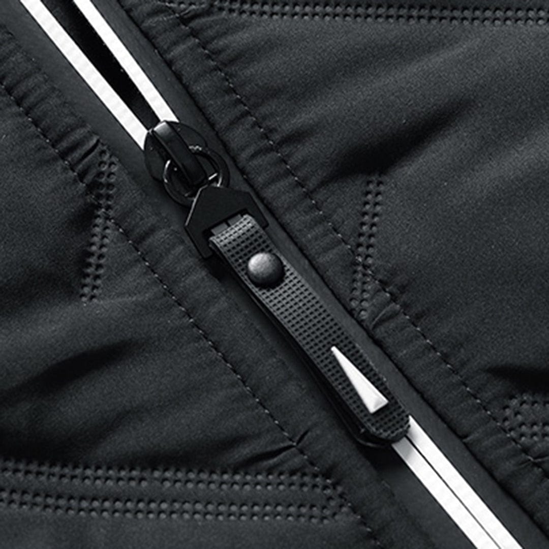 Casual men's warm bomber jacket with quilted design. Versatile outerwear for everyday wear in fall & winter.