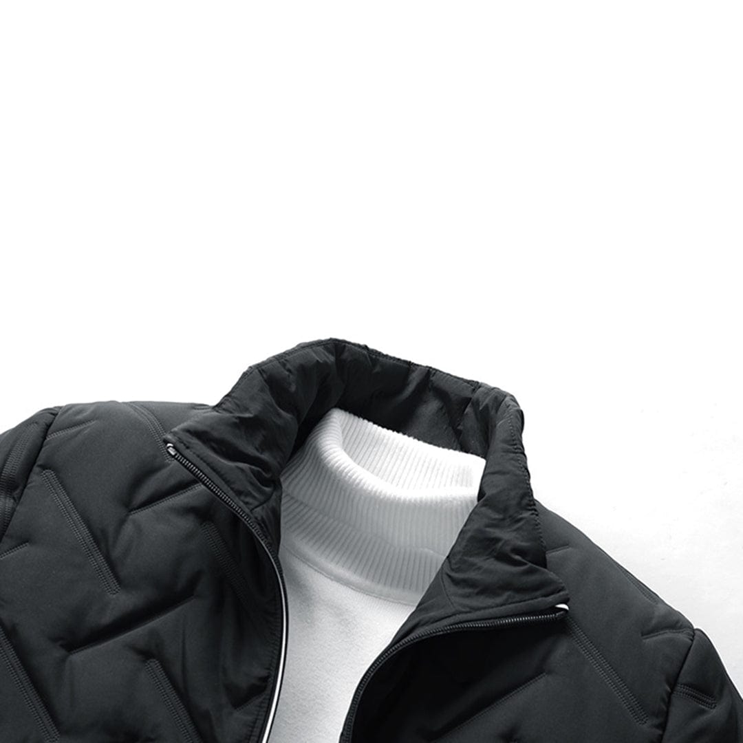 Modern men's quilted bomber jacket, providing warmth & style for fall and winter. A fashionable outerwear choice.