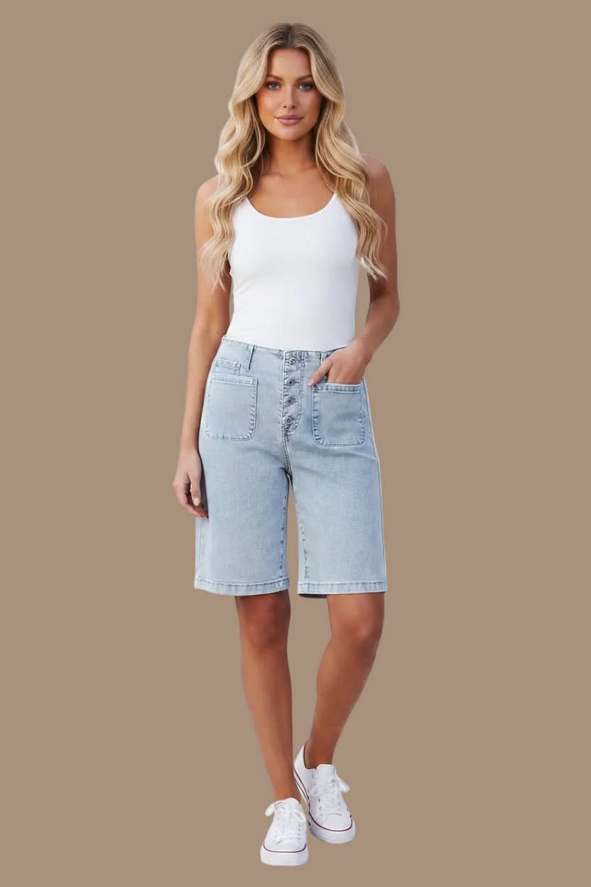 Casual high-waist Bermuda shorts, women's relaxed fit for ultimate summer comfort and versatile style.