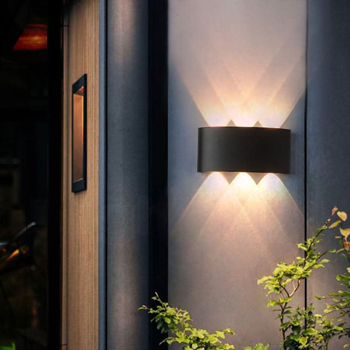 Modern LED outdoor wall light, energy-efficient & weatherproof. Ideal exterior lamp for home decor.