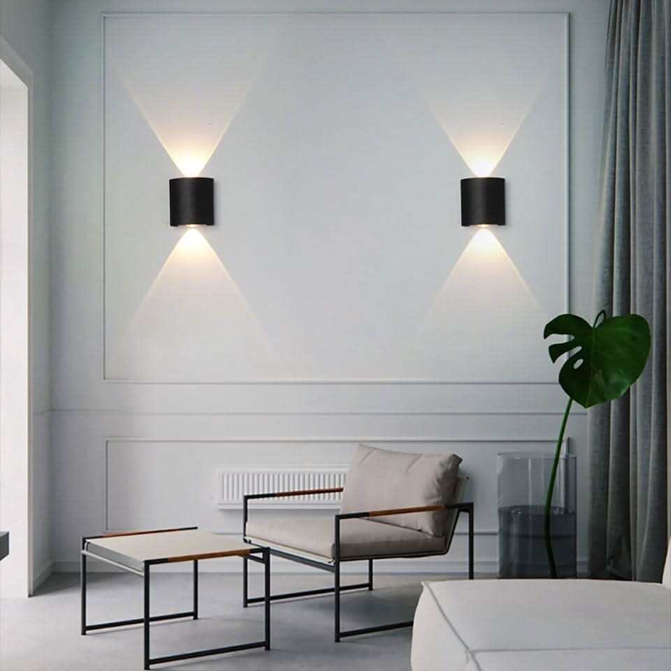Weatherproof LED exterior lamp for driveways & patios. Modern design, durable outdoor lighting solution.