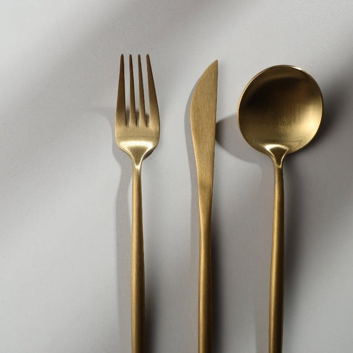 Modern design dinner knife, part of the PureSet minimalist flatware for sophisticated tables.