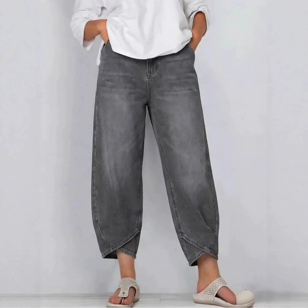 Women's mid-rise barrel leg cropped jeans. Relaxed modern fit for stylish casual wear & everyday comfort.