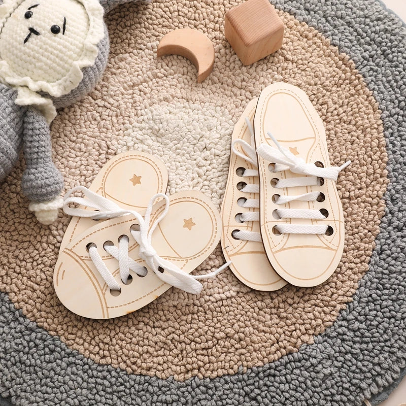 Montessori wooden animal seesaw, develops balance, coordination, and creative play in toddlers