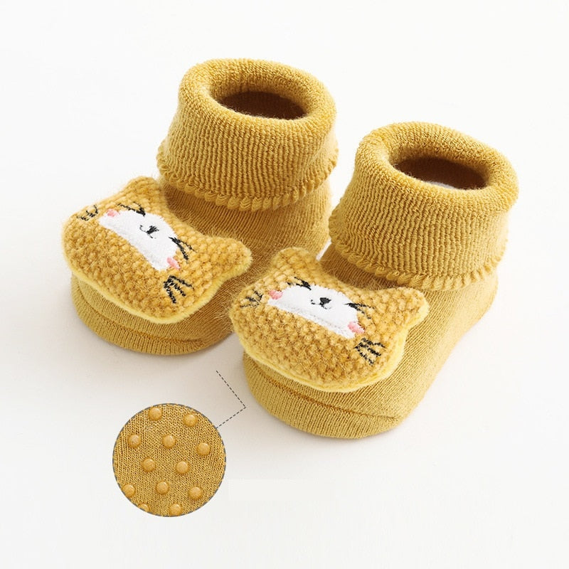 Comfortable anti-slip baby socks in various sizes, suitable for newborns to toddlers, soft cotton