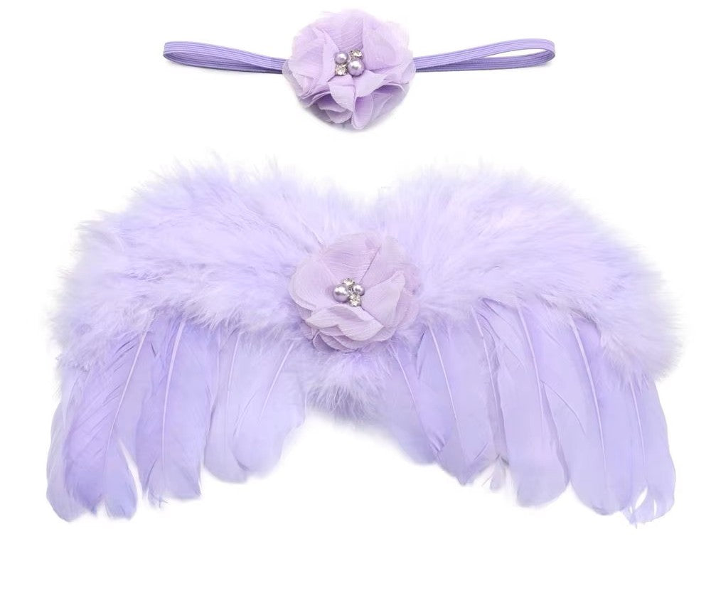 Dreamy newborn angel feather wings & whimsical flower headband, creating enchanting baby photos