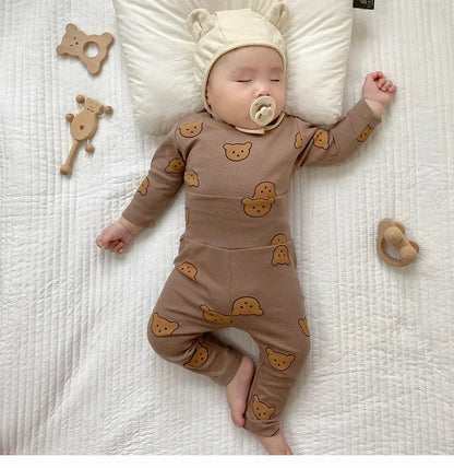 Newborn baby cotton casual top and pant set, soft infant wear for boys and girls.