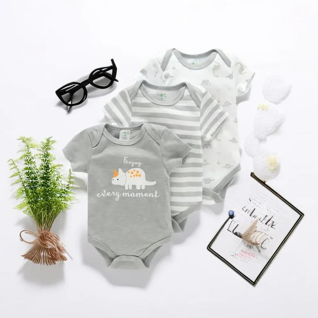 Cute newborn romper, cotton infant bodysuit with graphic print, perfect for summer