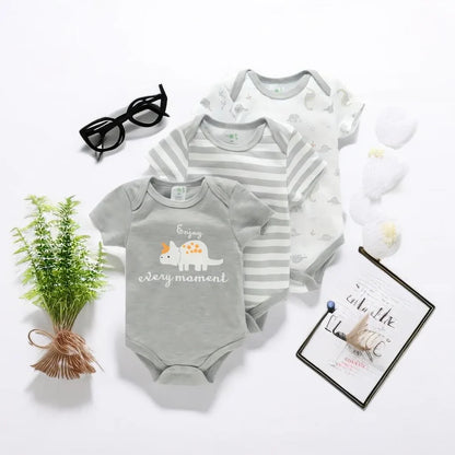 Cute newborn romper, cotton infant bodysuit with graphic print, perfect for summer