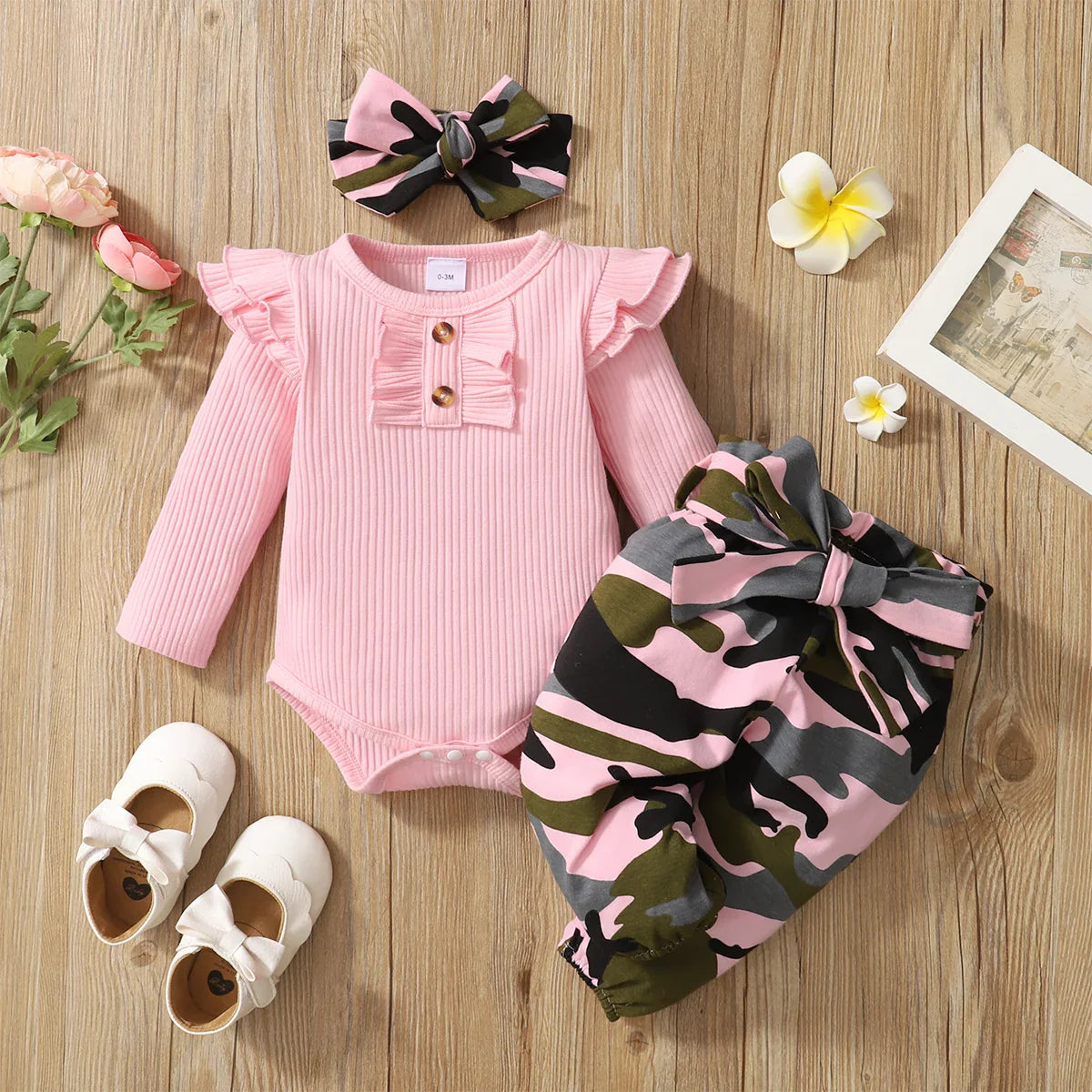 Gift-ready newborn girl 3-piece set, a thoughtful baby shower gift in pink.
