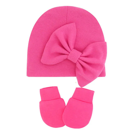 Warm cotton baby hat and gloves for newborn, an essential baby gift set.