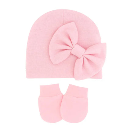 Complete cotton set: baby hat and mitts for infant girl, comfortable apparel.