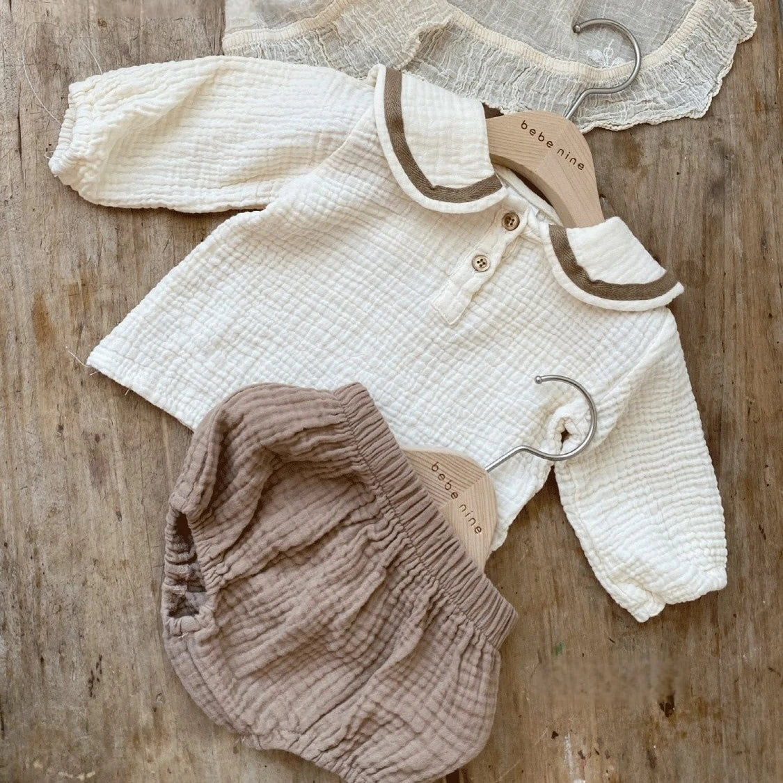 Unisex newborn baby outfit, autumn collar top & bread bottoms, ideal for cozy wear.