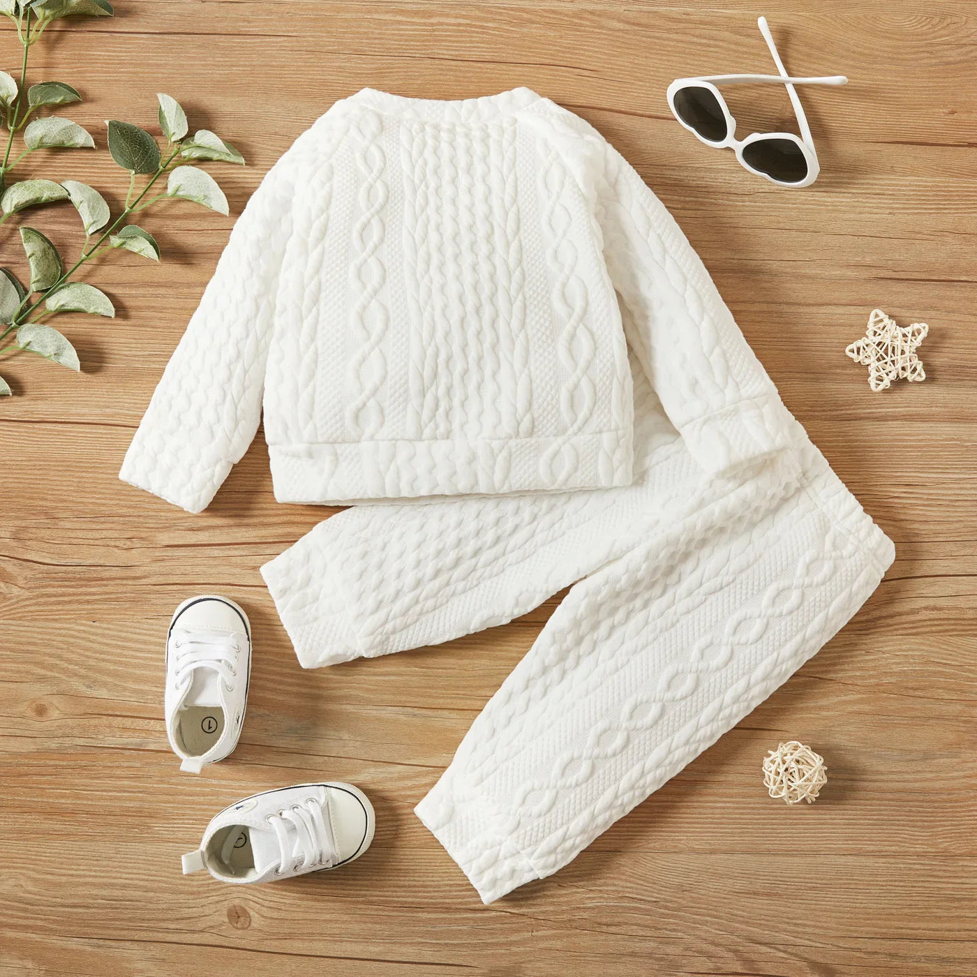 Baby's essential long-sleeved shirt and pants set, high-quality cotton blend for new babies