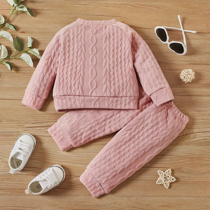 Complete baby clothing set: long-sleeved t-shirt and pants, made from cozy cotton blend