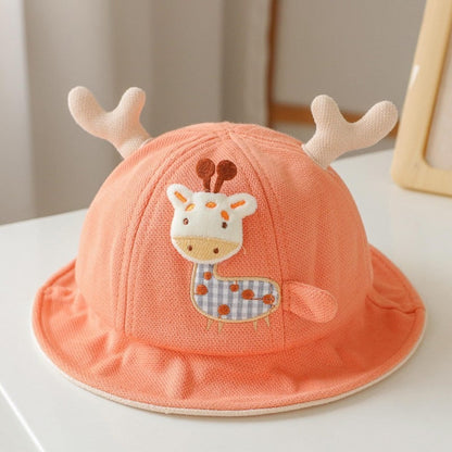 Baby bucket hat for newborns featuring an adorable bear design, ideal for sunny days.