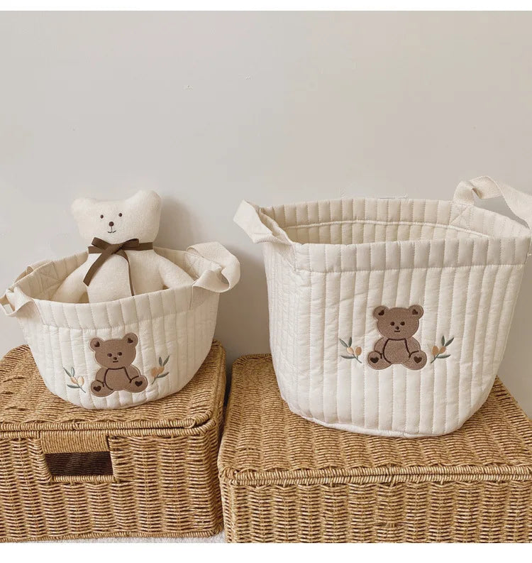 Bear print baby caddy: Ideal toy bag & diaper organizer for any baby room.