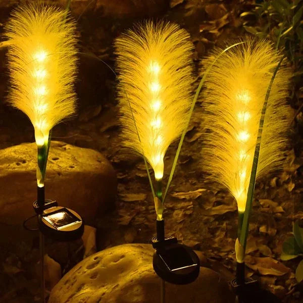 Premium reed-style landscape lighting, designed for long-lasting decorative outdoor illumination.