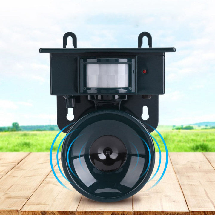 Solar bird repeller safeguarding fruit trees & plants from birds using sound & motion detection.