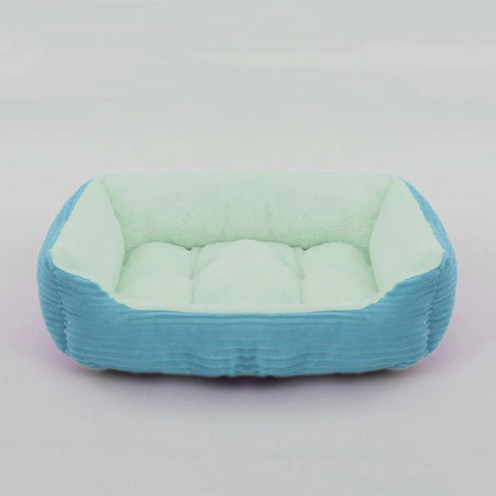 Round plush dog bed for all canine breeds, promoting optimal comfort and a sense of security.
